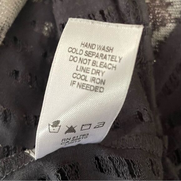 Maurices Layered Gray Silver Shimmer Long Sleeve Blouse Top Women's Size Medium - Picture 7 of 7